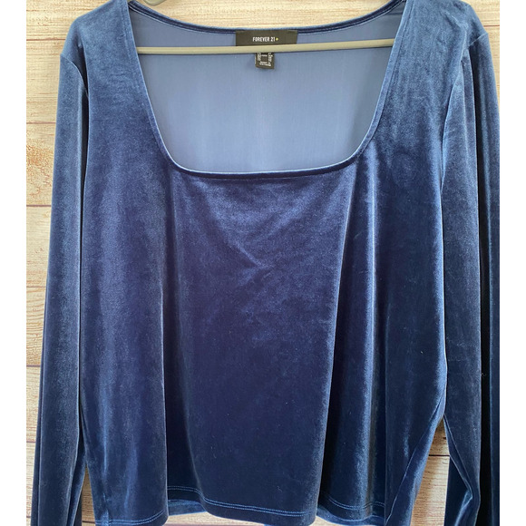 Forever 21 Blue Stretch Velour Scoop Neck Crop Top Long Sleeve Size 2X Plus - Picture 2 of 4
